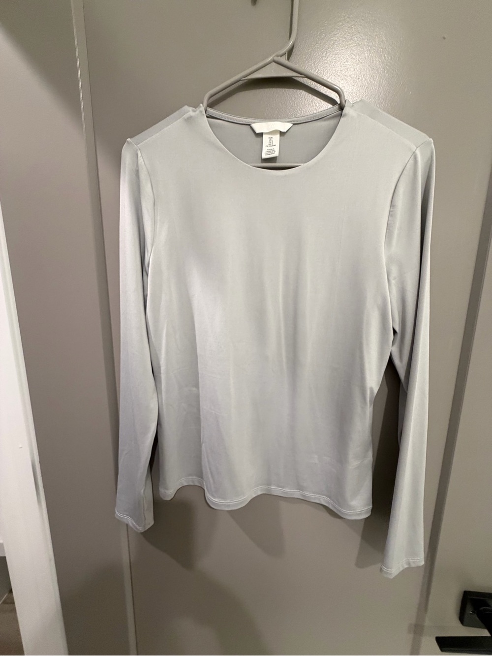 H&M Light Gray Long-Sleeve Crewneck Top